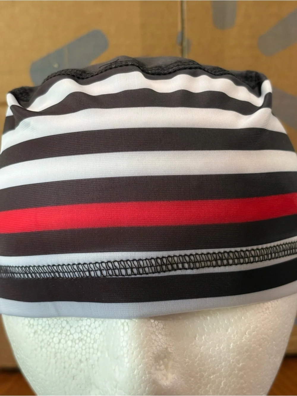 Men's Athletic Black & Red Star Stripe Skull Cap